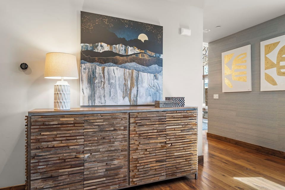 Entry way Stellar's Nest