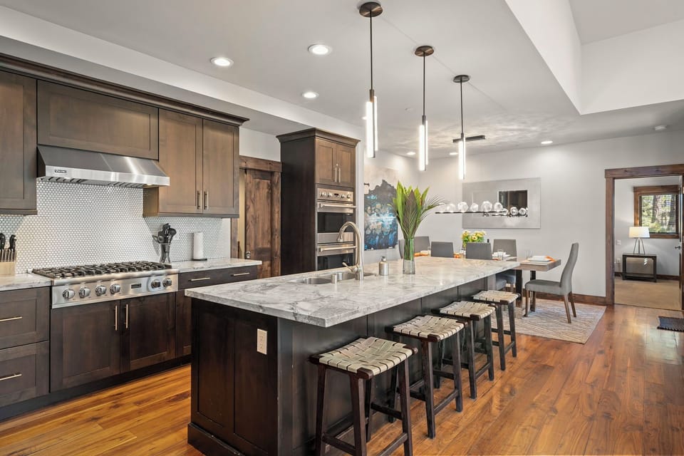 Kitchen Stellar's Nest