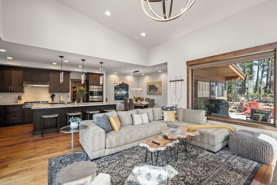 Living Stellar's Nest