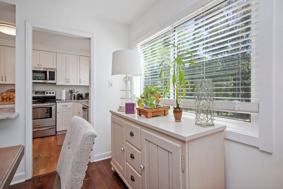 Dining Area - Southwest