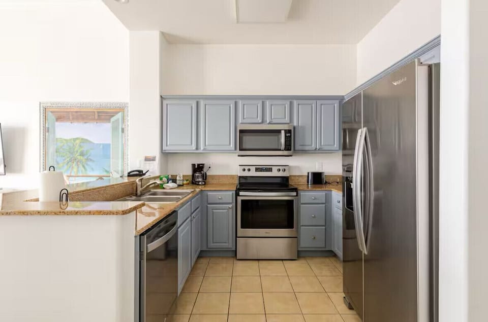 Fully equipped kitchen. 
