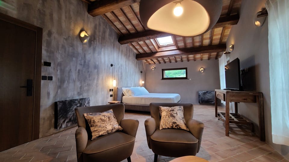 Suite, Vineyard View, Tower | Minibar (free items), soundproofing, WiFi (free), individually decorated