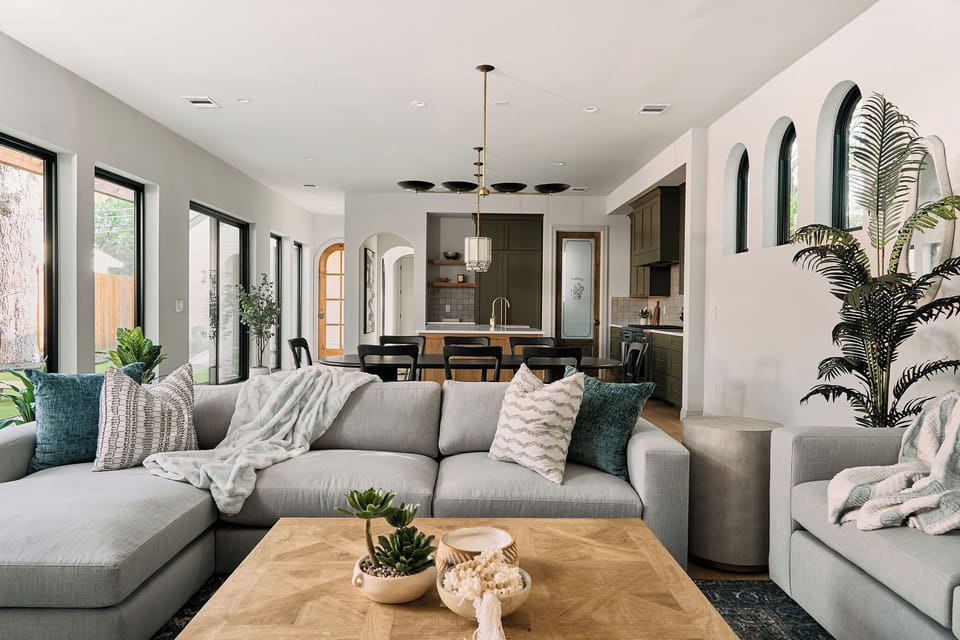 Living Room (2)