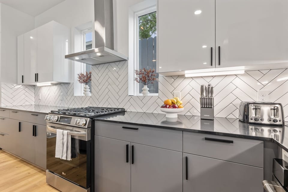 Sleek Chef’s Kitchen with Premium Appliances & Modern Finishes
