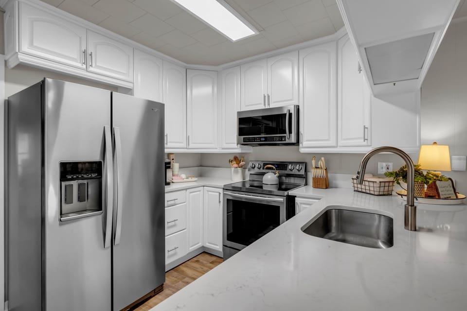 Fully equipped kitchen stocked for all your cooking needs!