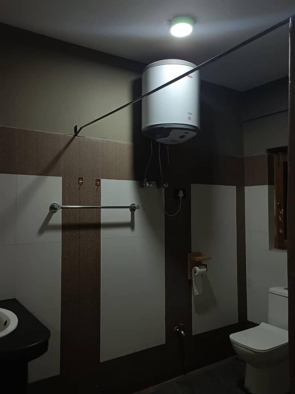 Shower, towels, soap, shampoo