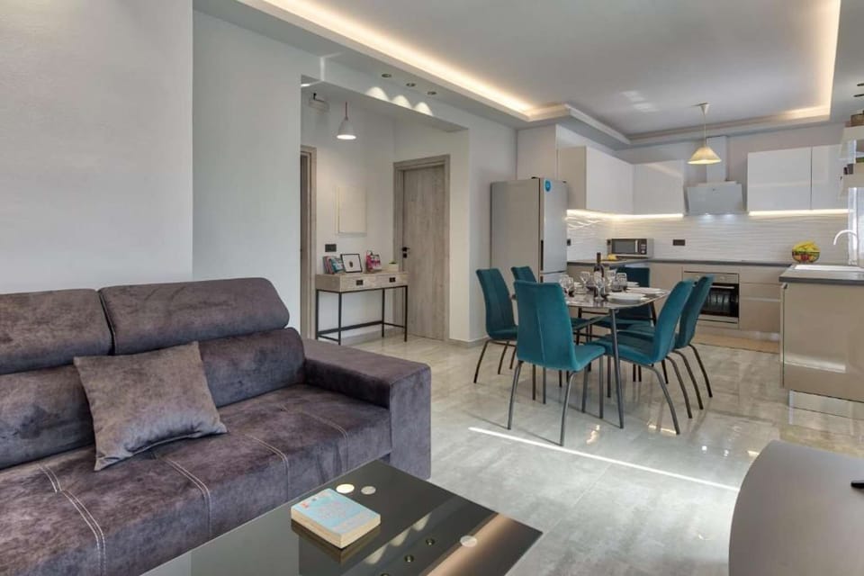 living room,kitchen