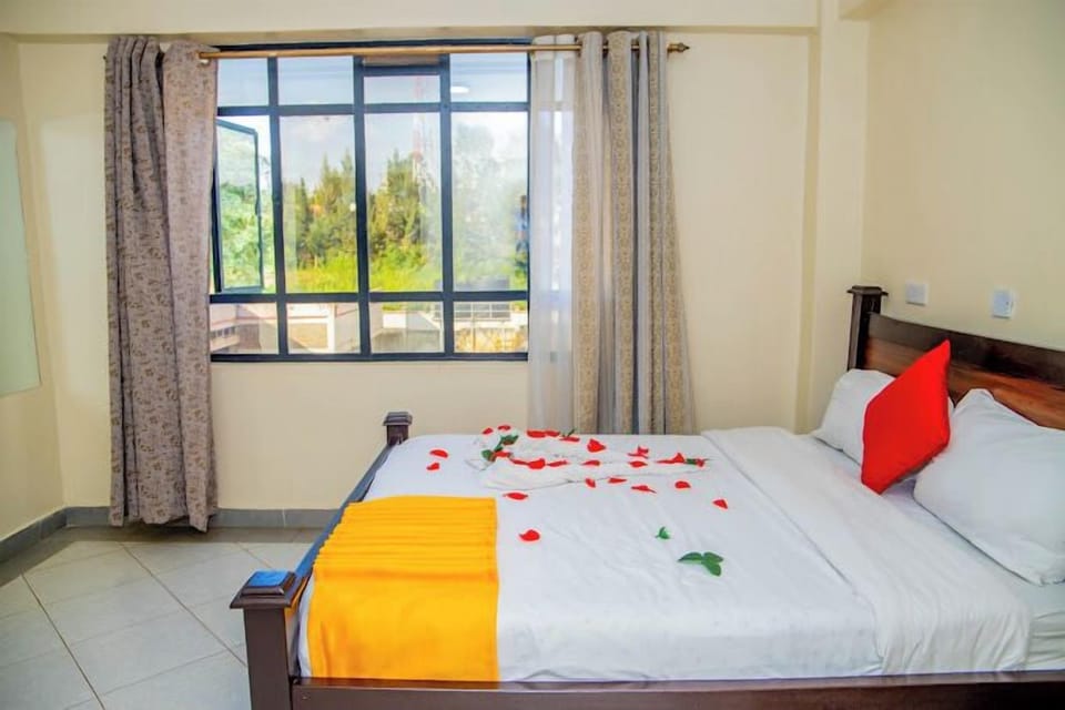 Executive Double Room, City View | Free WiFi, bed sheets