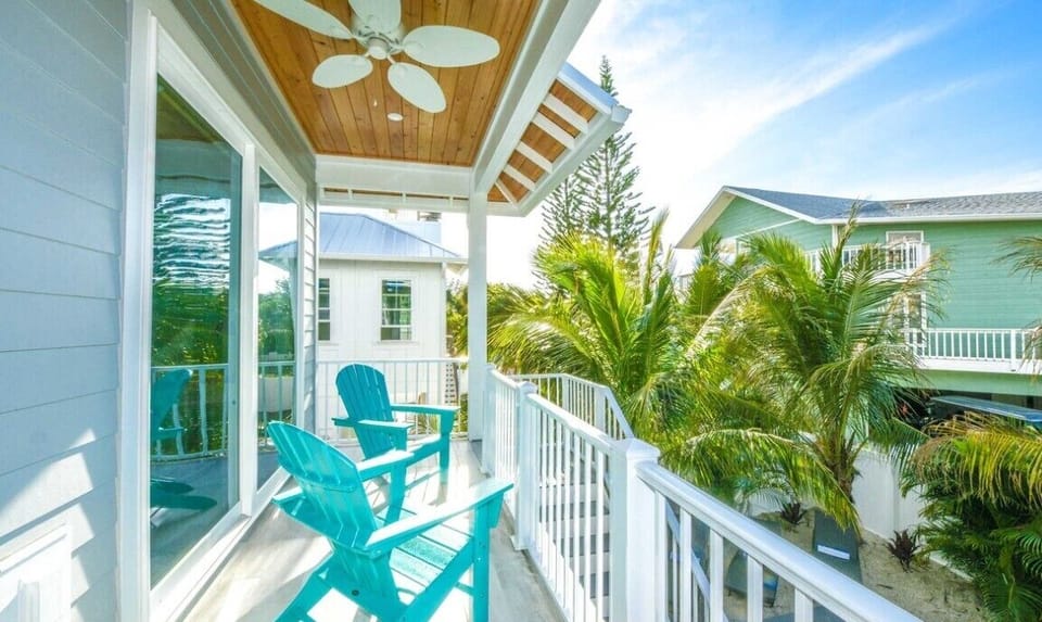 Balcony leading to pool area 