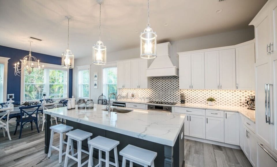 Kitchen with large island with seating 