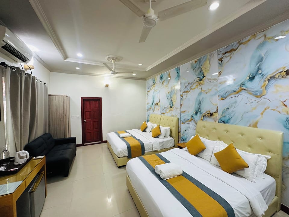 Deluxe Double Room, Garden View | Desk, iron/ironing board, free WiFi