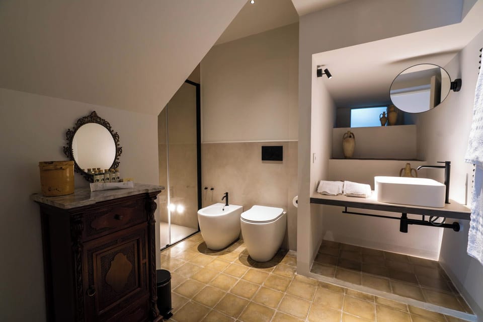 Luxury Double Room, Balcony, Hill View | Bathroom | Shower, hair dryer, slippers, bidet