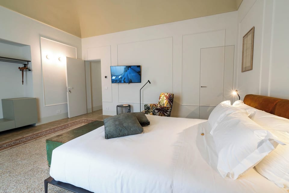 Luxury Double Room, Balcony, Hill View | In-room safe, desk, laptop workspace, soundproofing