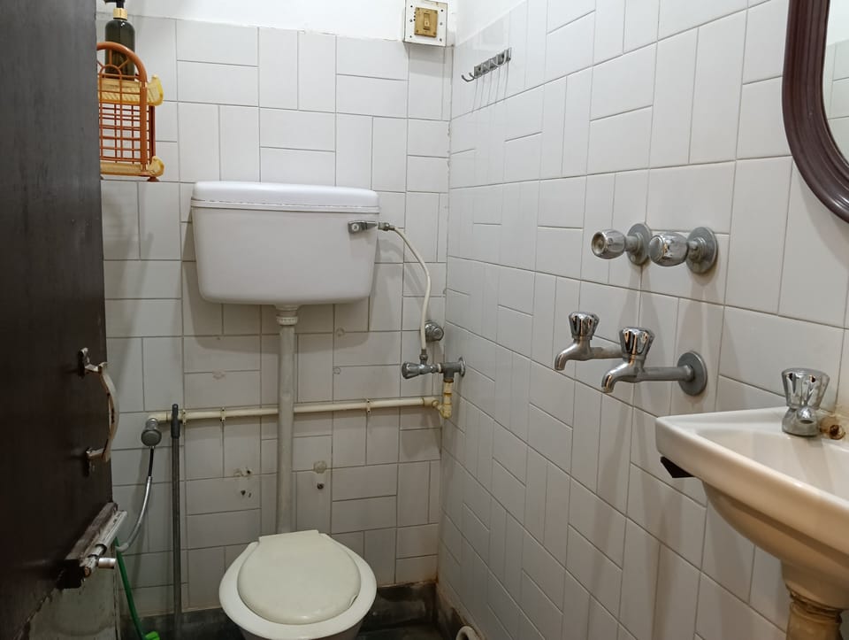 Double Room, 1 Queen Bed, River View | Bathroom | Shower, rainfall showerhead, towels, soap