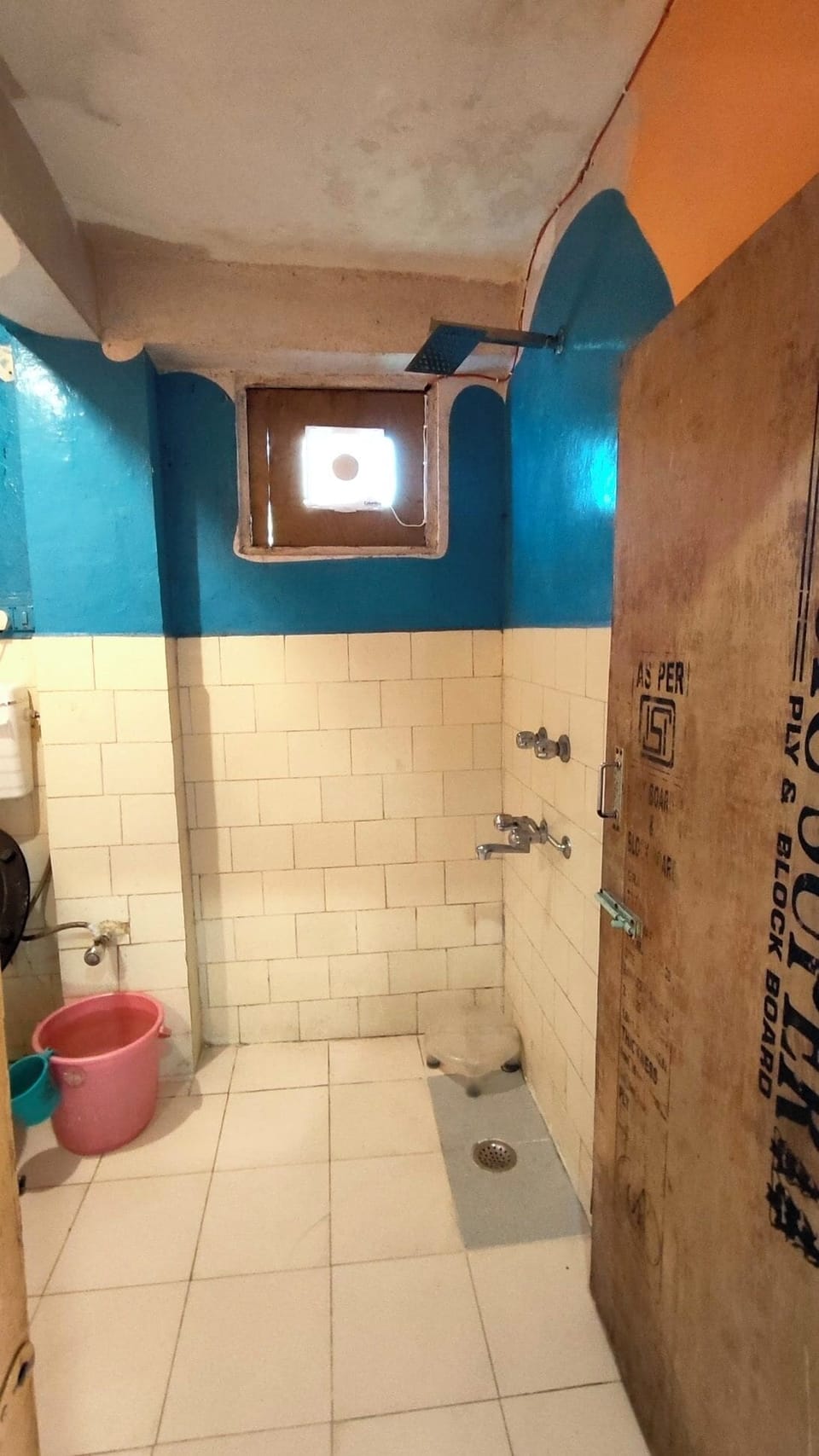 Classic Studio, Kitchenette, Mountain View | Bathroom | Shower, towels, soap, toilet paper