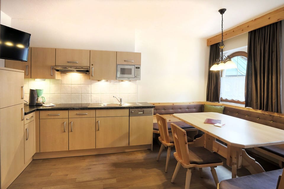 Apartment, Balcony, Mountain View | Private kitchen | Mini-fridge