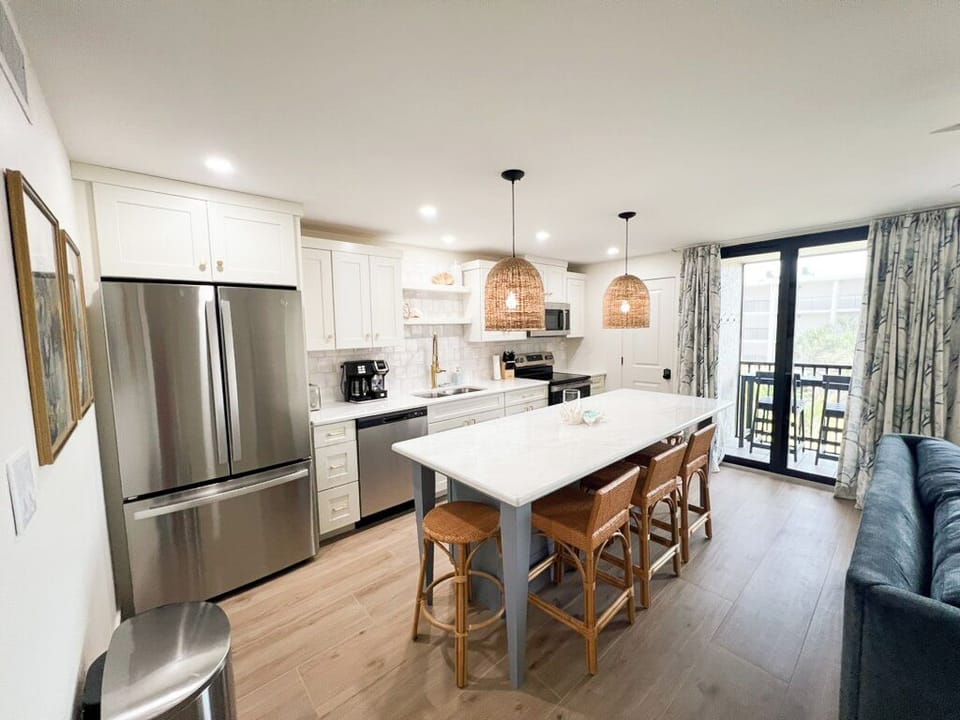 The condo features a brand new, fully-equipped kitchen