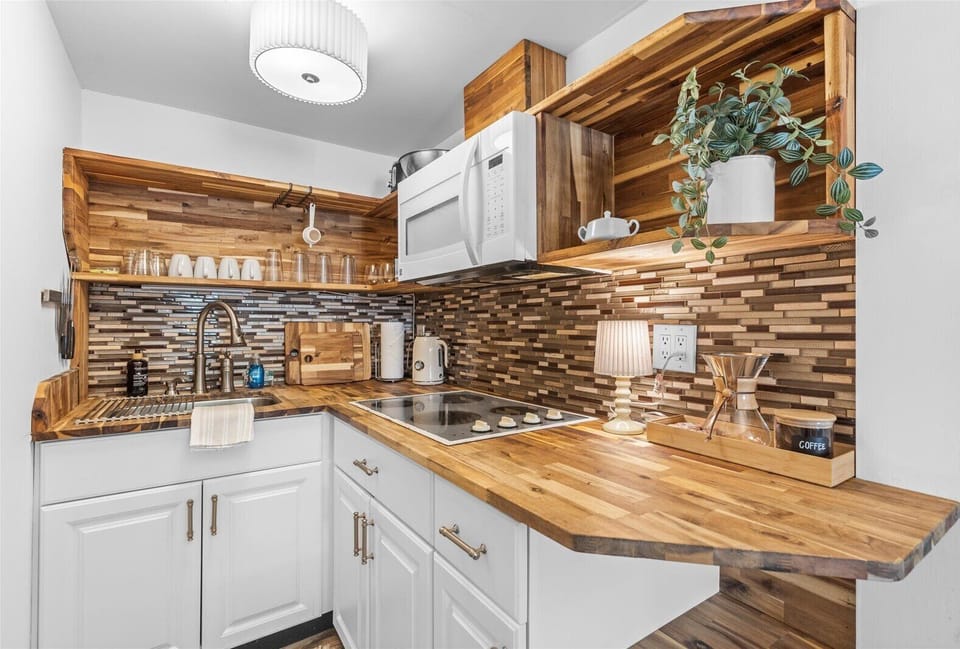 Lookout Mountain Cottage | Private kitchenette | Coffee/tea maker