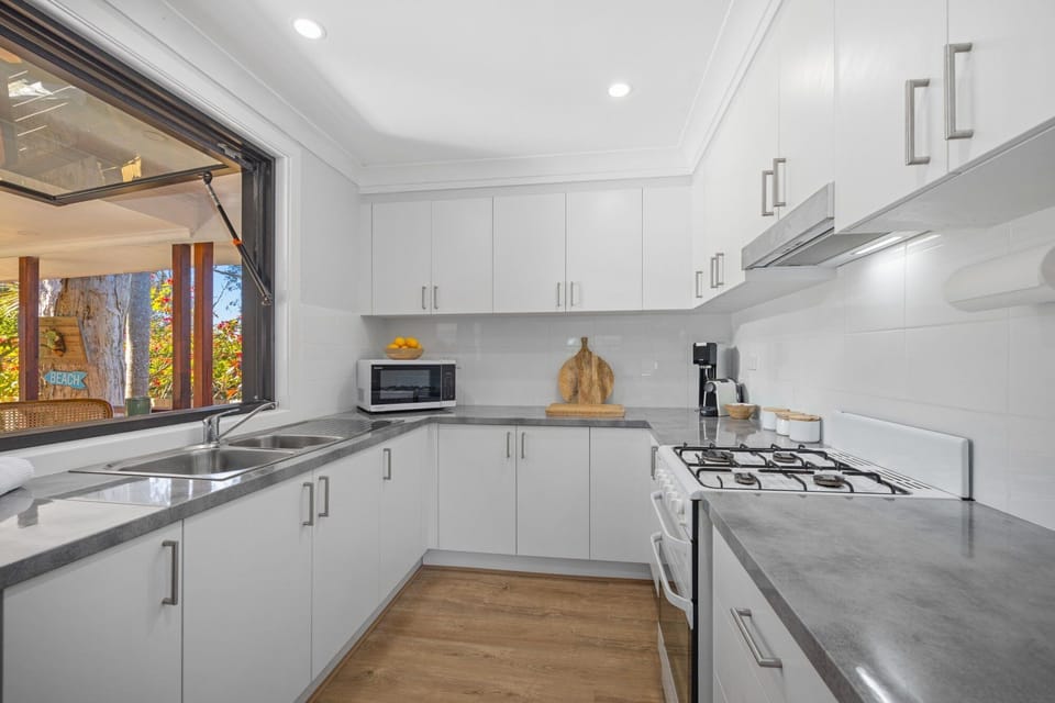 Joeys Getaway Beachscape Holiday Rentals North Haven