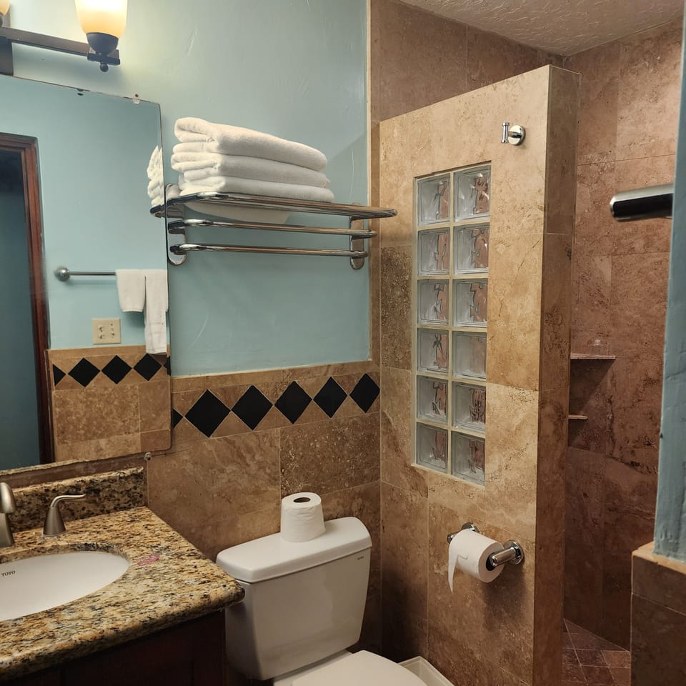 full hall bathroom