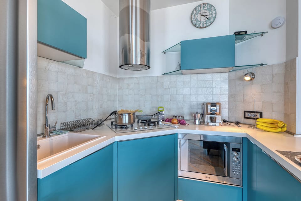 Family Apartment, Multiple Bedrooms, 2 Bathrooms, Sea Facing (Front Beach Magic Sea - Sea Front) | Private kitchen | Fridge, microwave, stovetop, dishwasher
