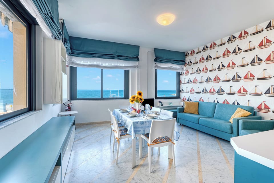 Family Apartment, 2 Bedrooms, 2 Bathrooms, Sea Facing (Front Beach Magic Sea - Sea Front) | Dining