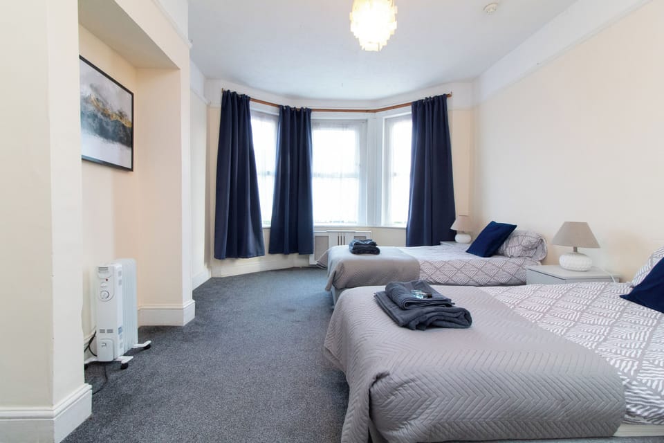 Twin Room | Free WiFi