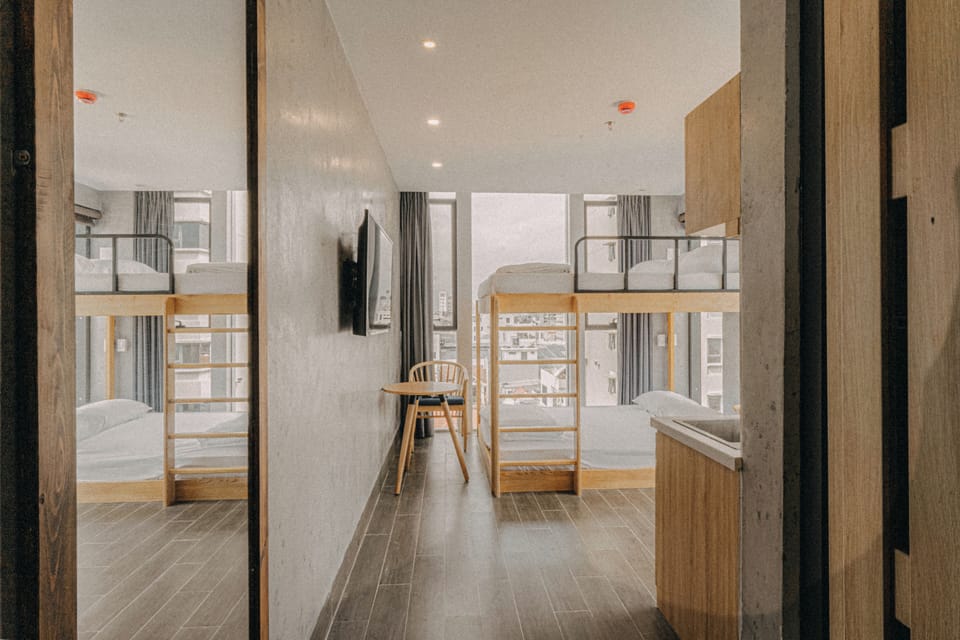 Premium bedding, WiFi (free), bed sheets