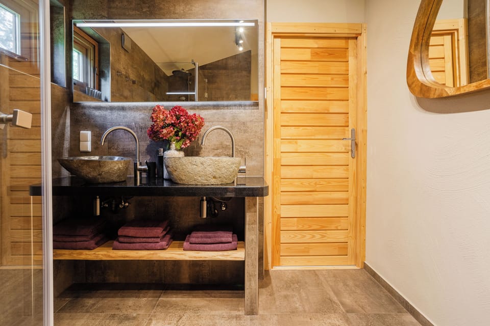 Deluxe Bungalow, 2 Bedrooms | Bathroom | Shower, free toiletries, hair dryer, towels