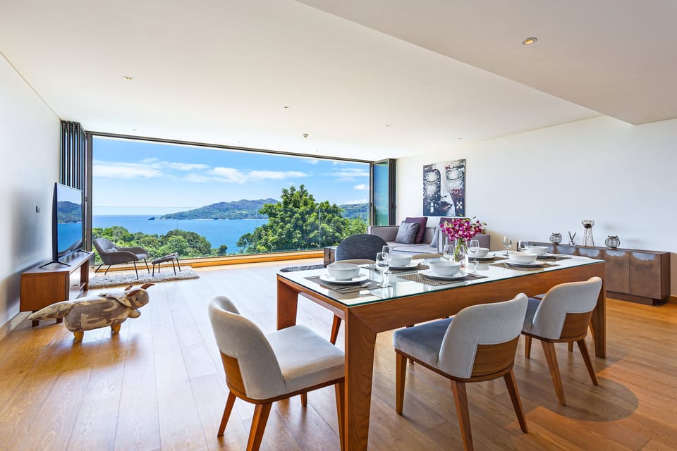 Exclusive Condo, 3 Bedrooms, Ocean View | Living area