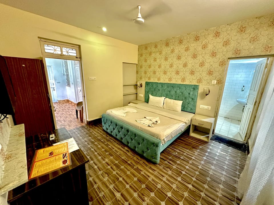 Standard Double Room, Balcony | Egyptian cotton sheets, premium bedding, desk, soundproofing