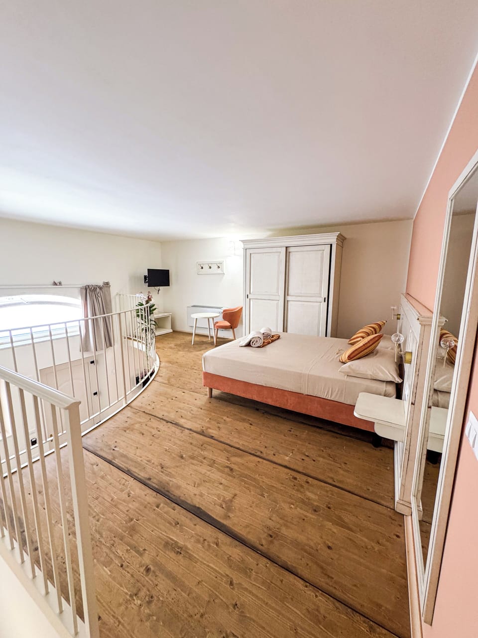 Free minibar, laptop workspace, soundproofing, cribs/infant beds