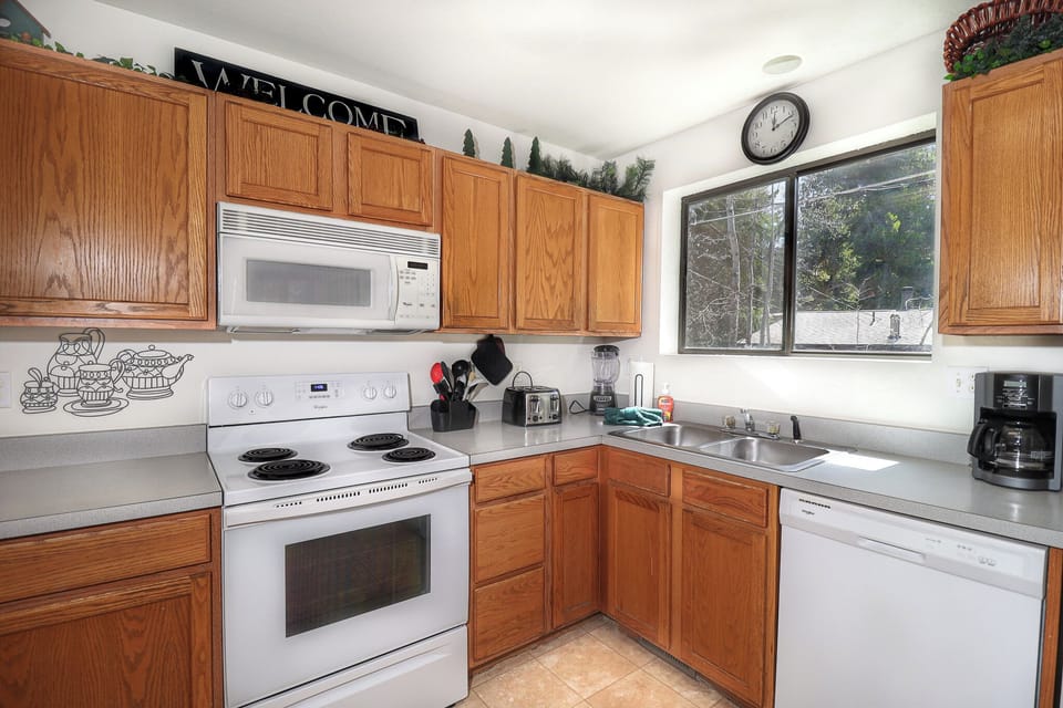 Full Kitchen