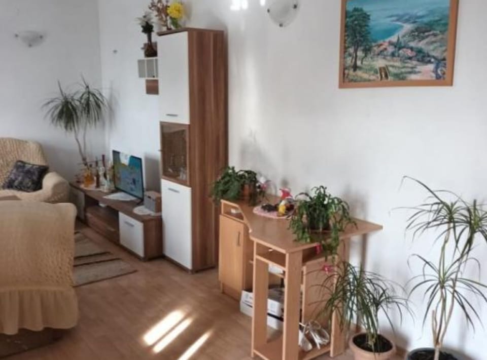 Apartment (Spacious and Cozy Apartments Dugi Rat) | Living room | 32-inch flat-screen TV with cable channels