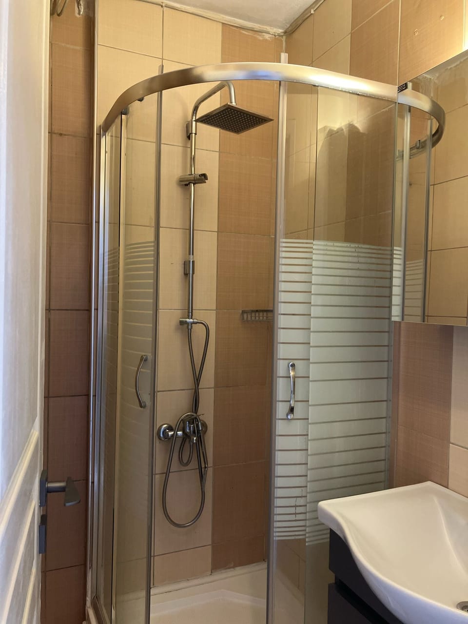 Apartment, Balcony | Bathroom | Shower, hair dryer, towels, toilet paper
