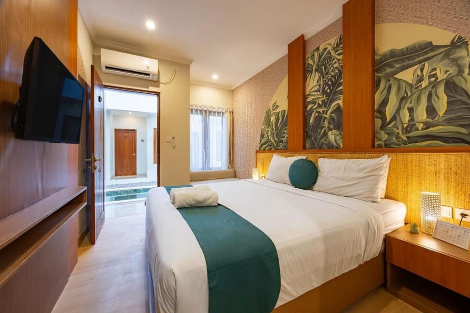 Deluxe Room, Balcony | Desk, laptop workspace, free WiFi, bed sheets