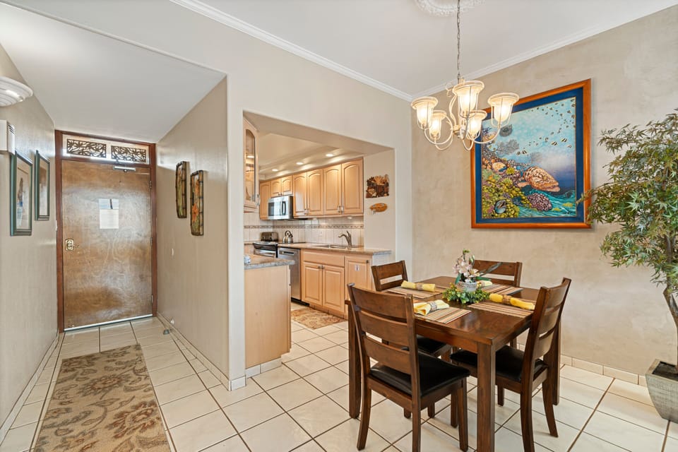 Condo, 2 Bedrooms | Dining