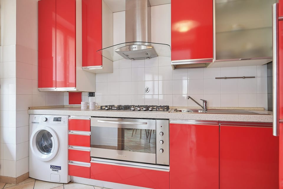 Apartment (2 Bedrooms) | Private kitchen | Oven, stovetop, dishwasher, cookware/dishes/utensils