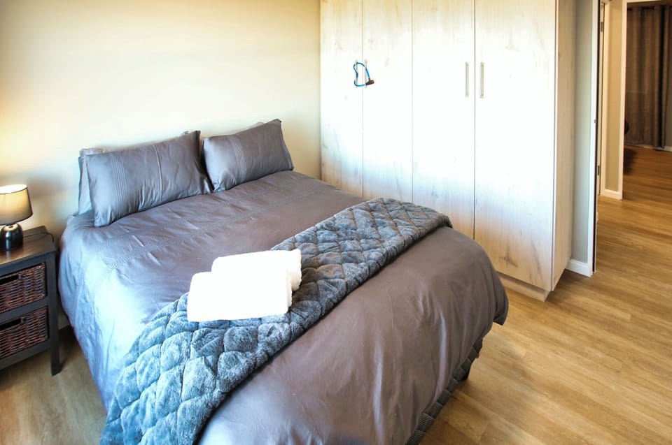 Family Apartment, Balcony, Bay View | 2 bedrooms, individually decorated, individually furnished, desk