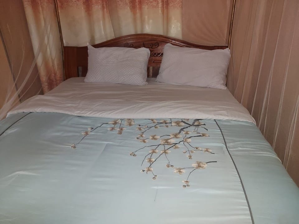 Standard Single Room | Free WiFi, bed sheets
