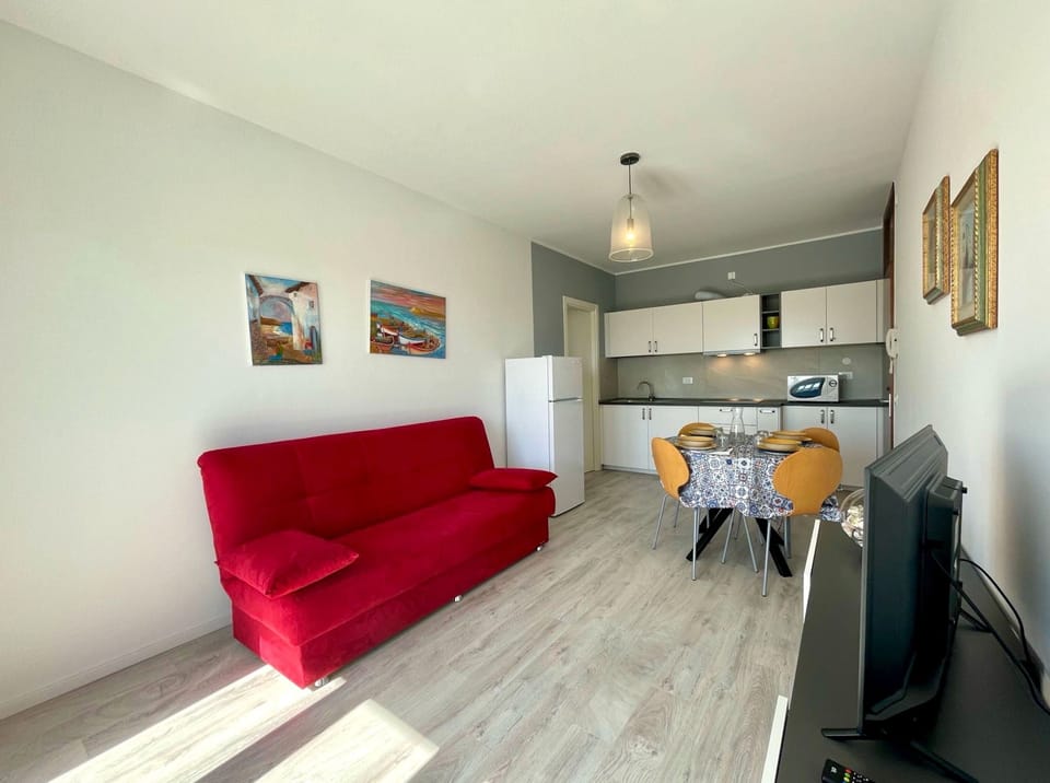 Apartment, 1 Bedroom, Balcony | Living room