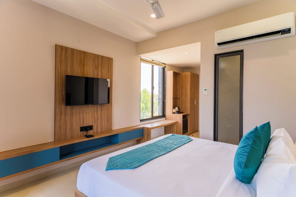 Deluxe Room | Desk, laptop workspace, free WiFi