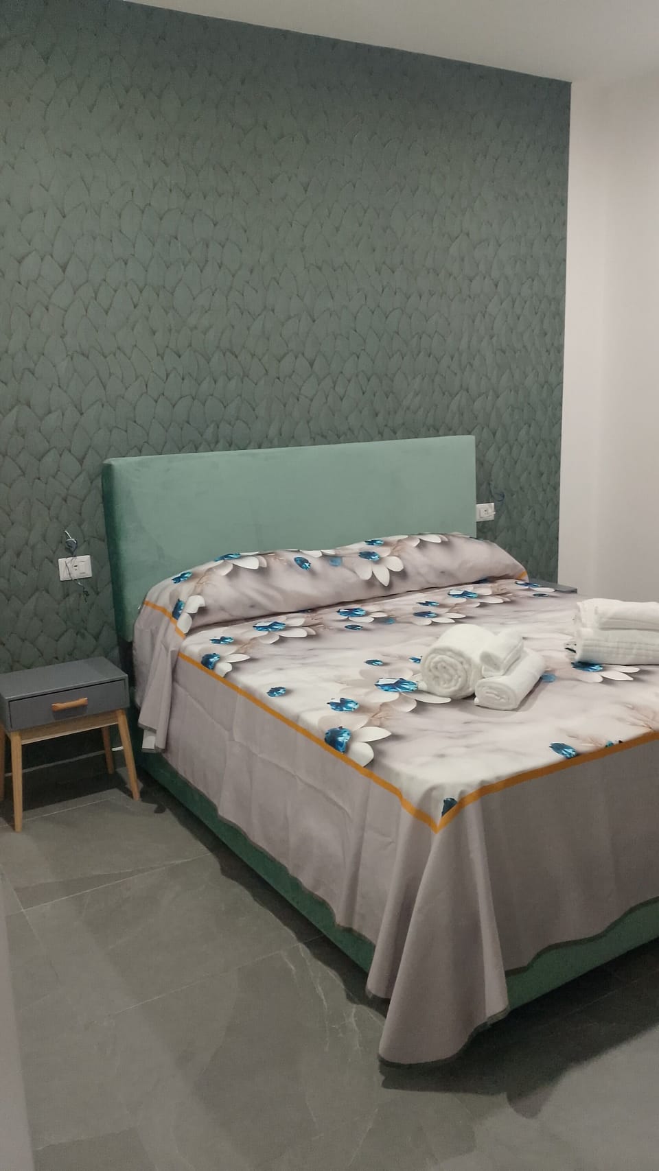 Deluxe Room (Room 2) | Soundproofing, iron/ironing board, free WiFi