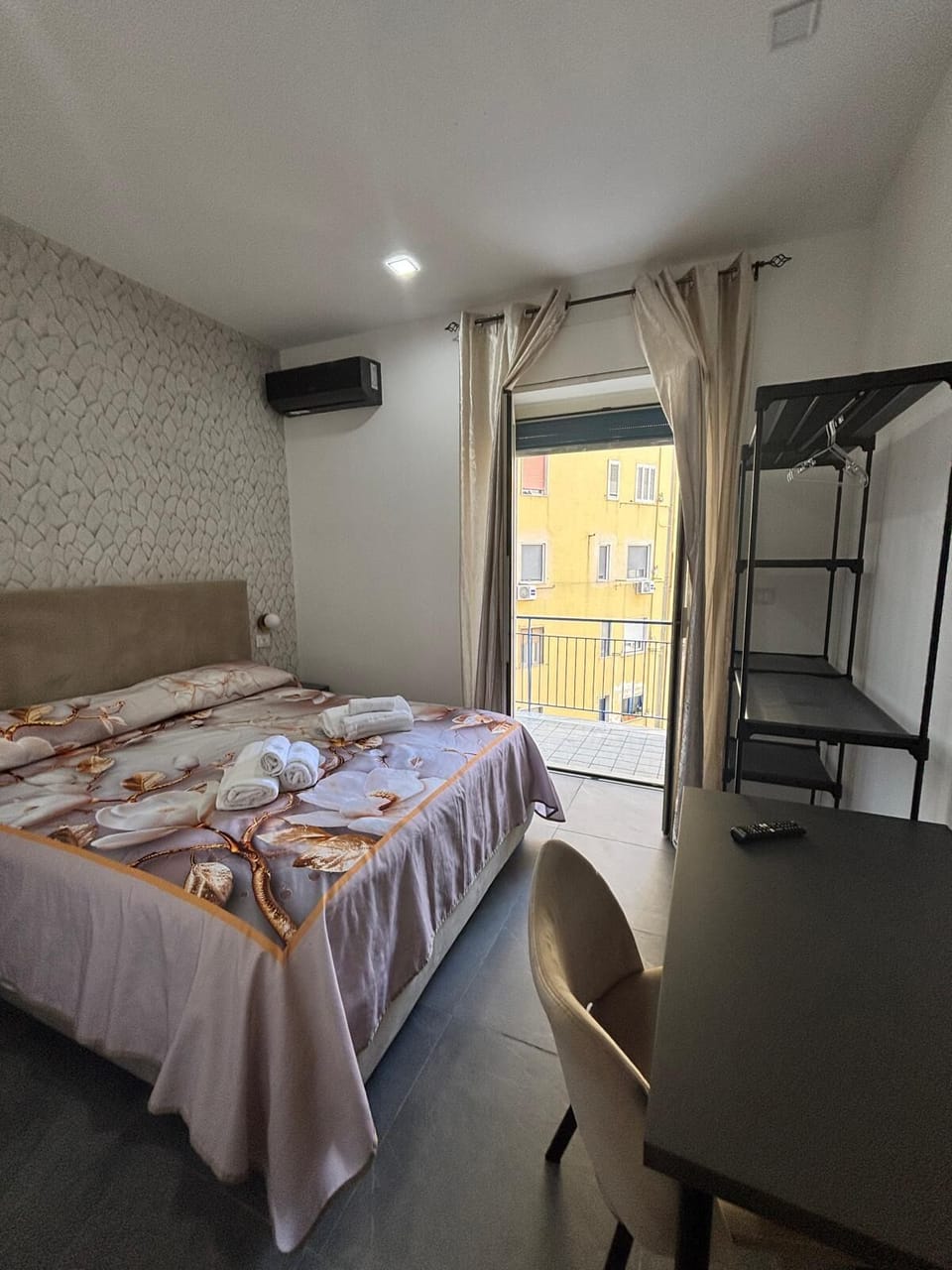 Deluxe Room (Room 4) | Soundproofing, iron/ironing board, free WiFi