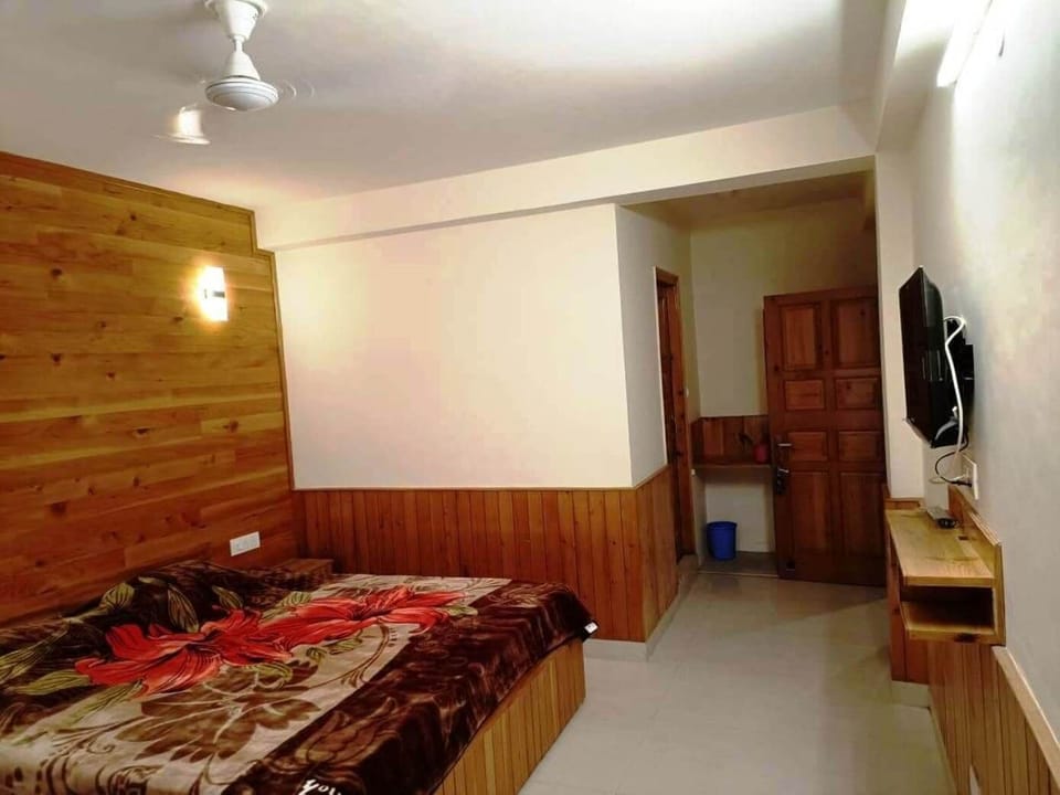Deluxe Room, Balcony, Mountain View | Free WiFi