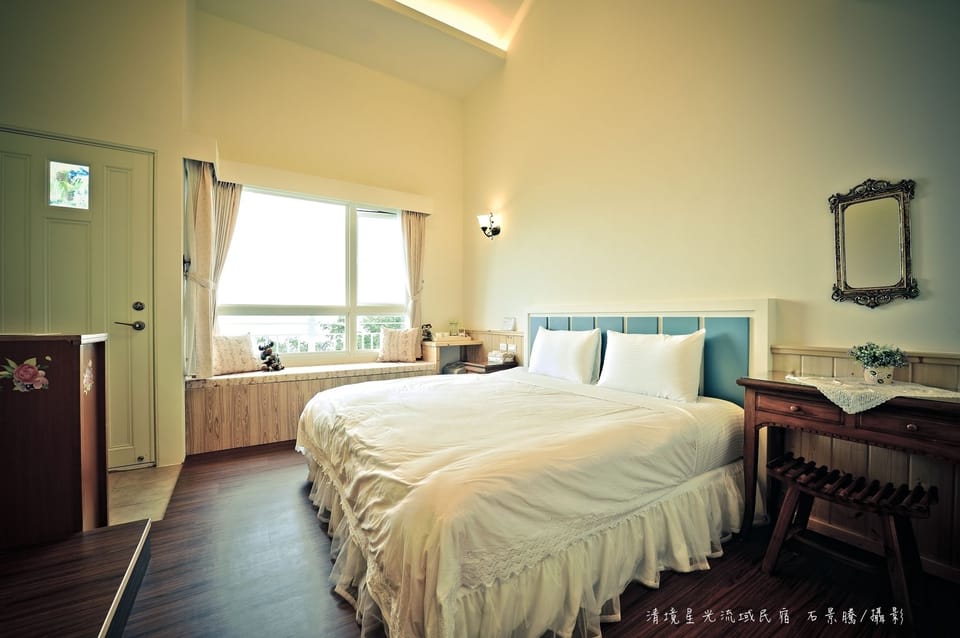 Double Room, Mountain View | Premium bedding, individually furnished, desk, soundproofing