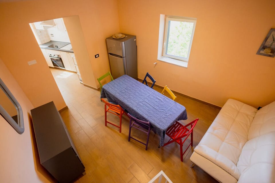 Apartment, Balcony, Mountain View | Living area