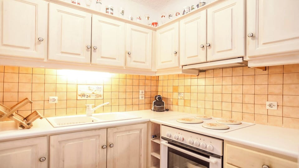 Deluxe Duplex, Sea View | Private kitchen | Toaster