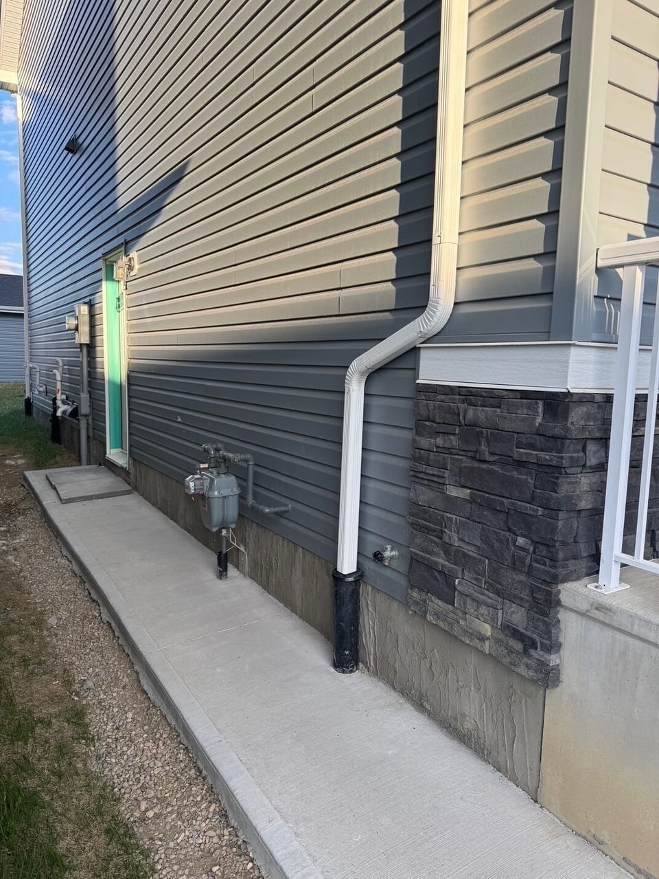 Separate side entrance.