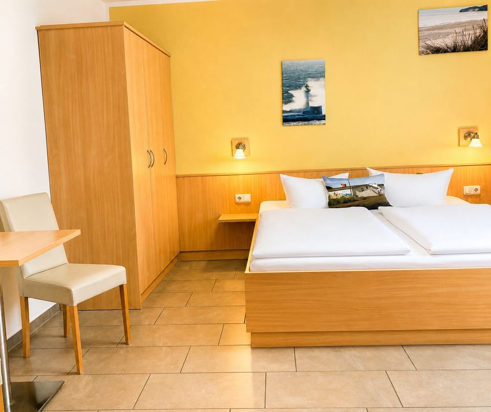 Family Double Room | Individually decorated, individually furnished, desk, free WiFi
